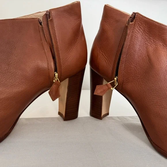 Manolo Blahnik Brusta Brown Leather Ankle Boots - Picture 3 of 8